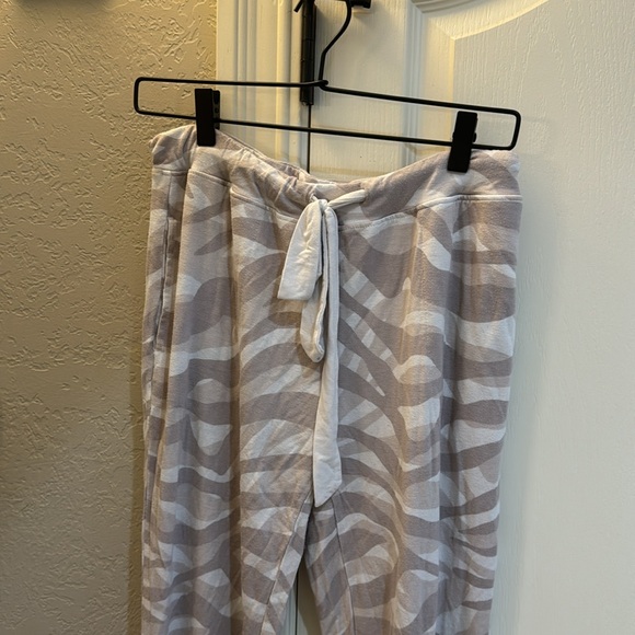 Soma WKND Sunday Lounge Set in Graceful Zebra - Picture 7 of 11